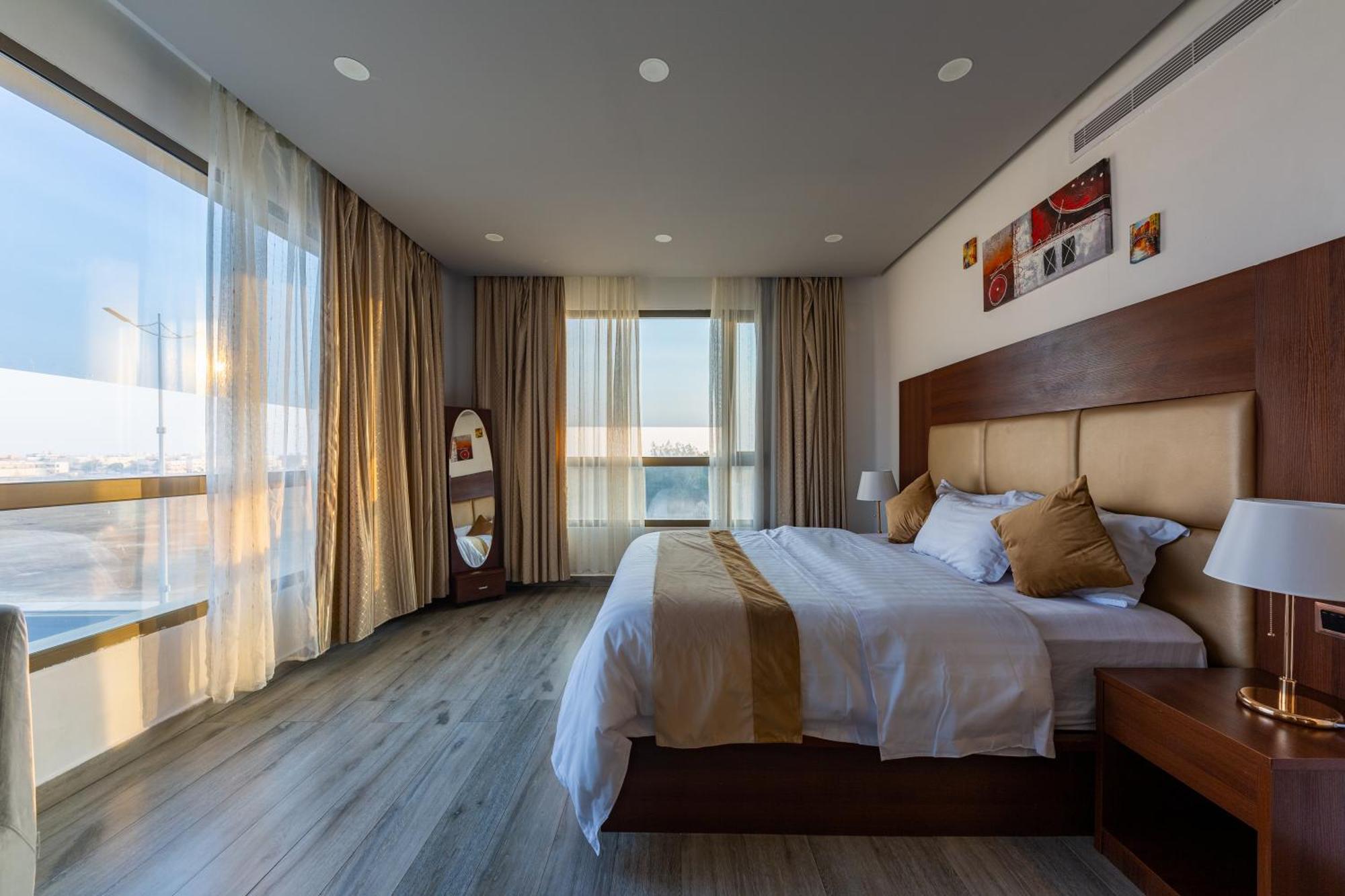 فندق روزالينا Yanbu Exteriör bild