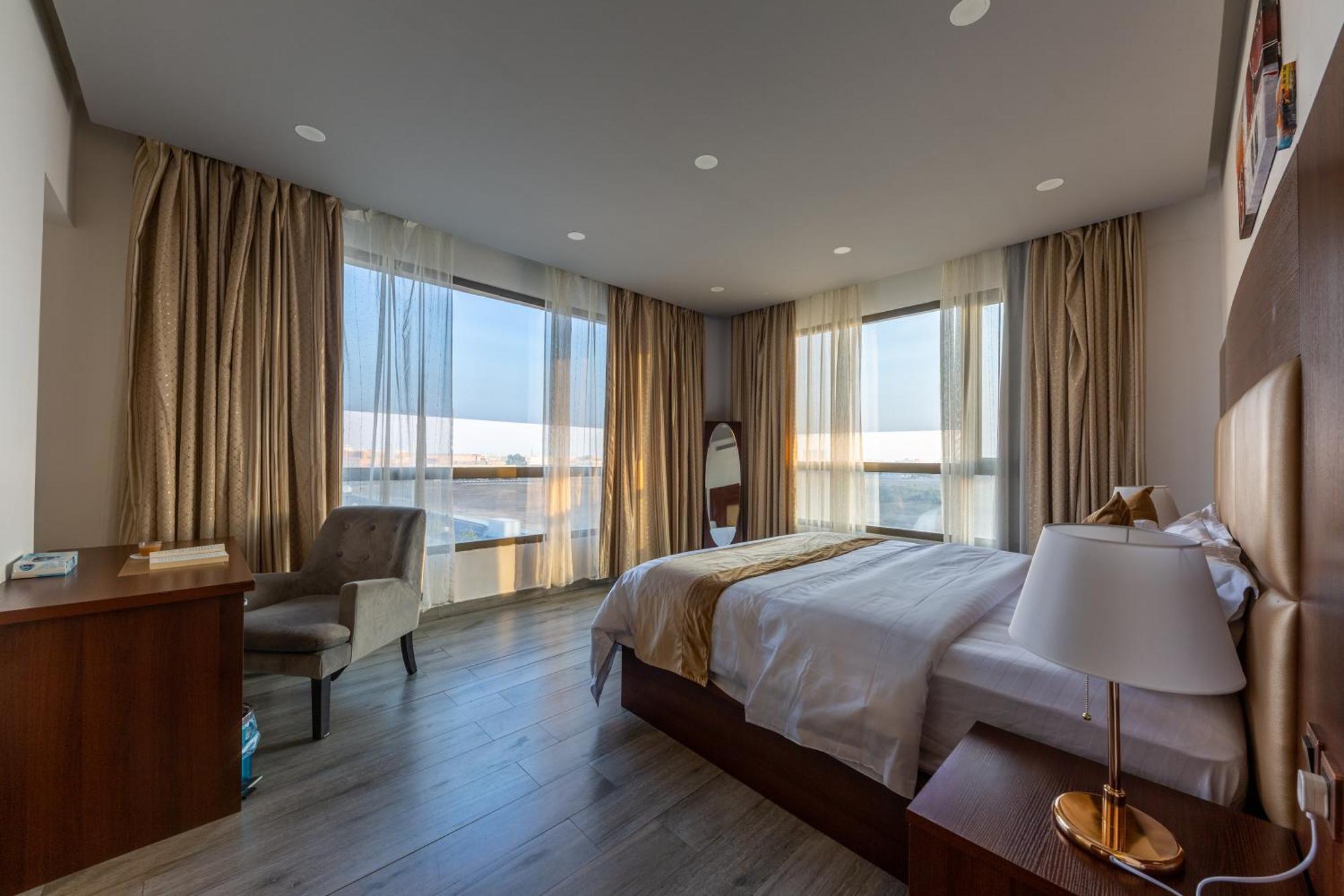 فندق روزالينا Yanbu Exteriör bild