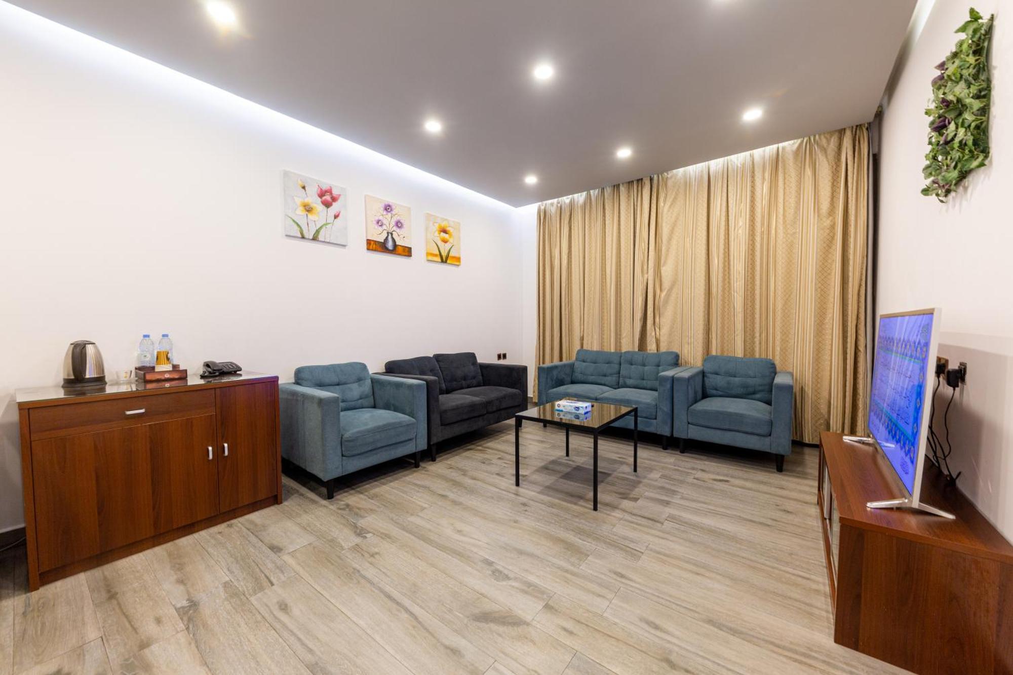 فندق روزالينا Yanbu Exteriör bild