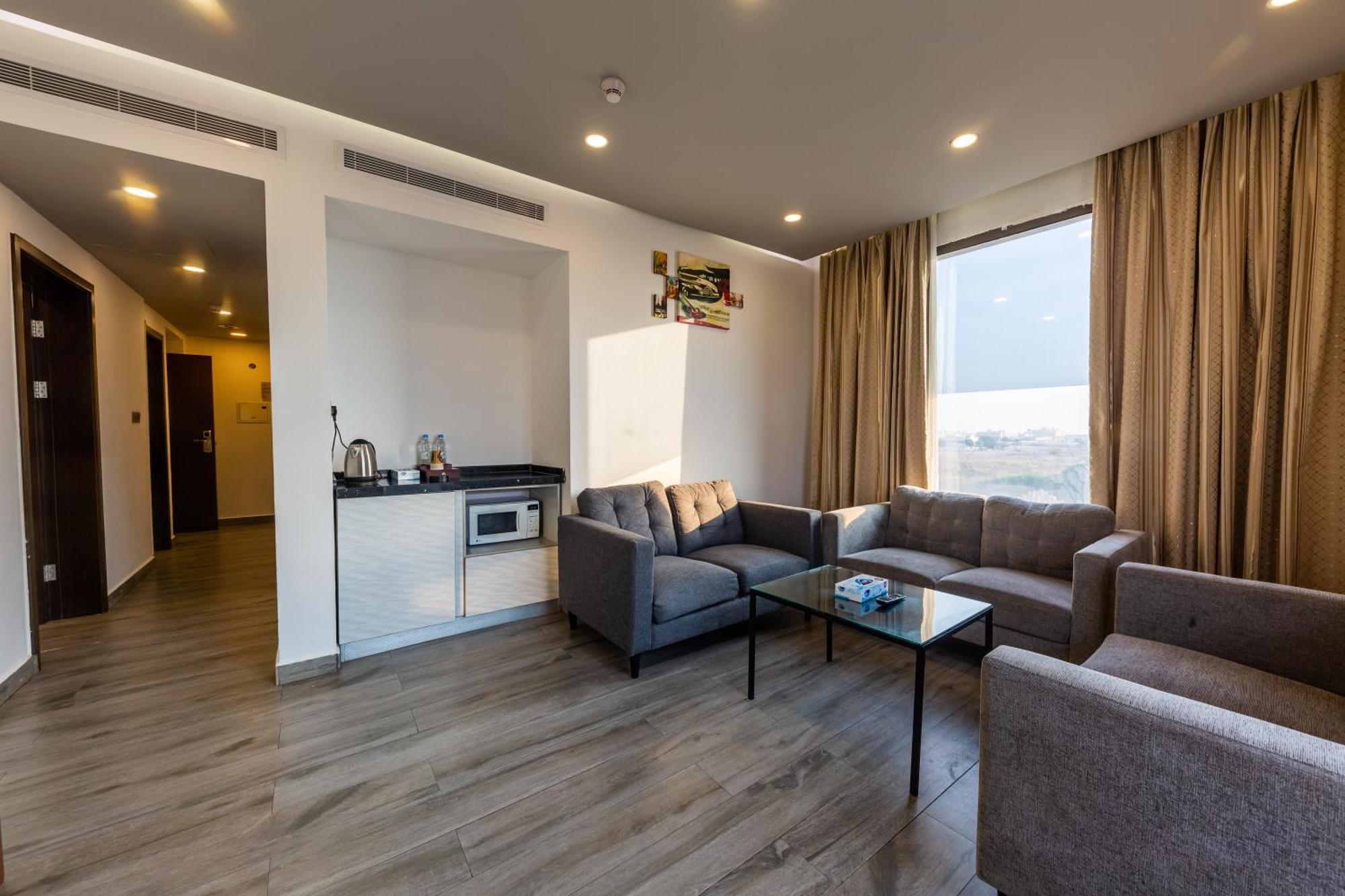 فندق روزالينا Yanbu Exteriör bild