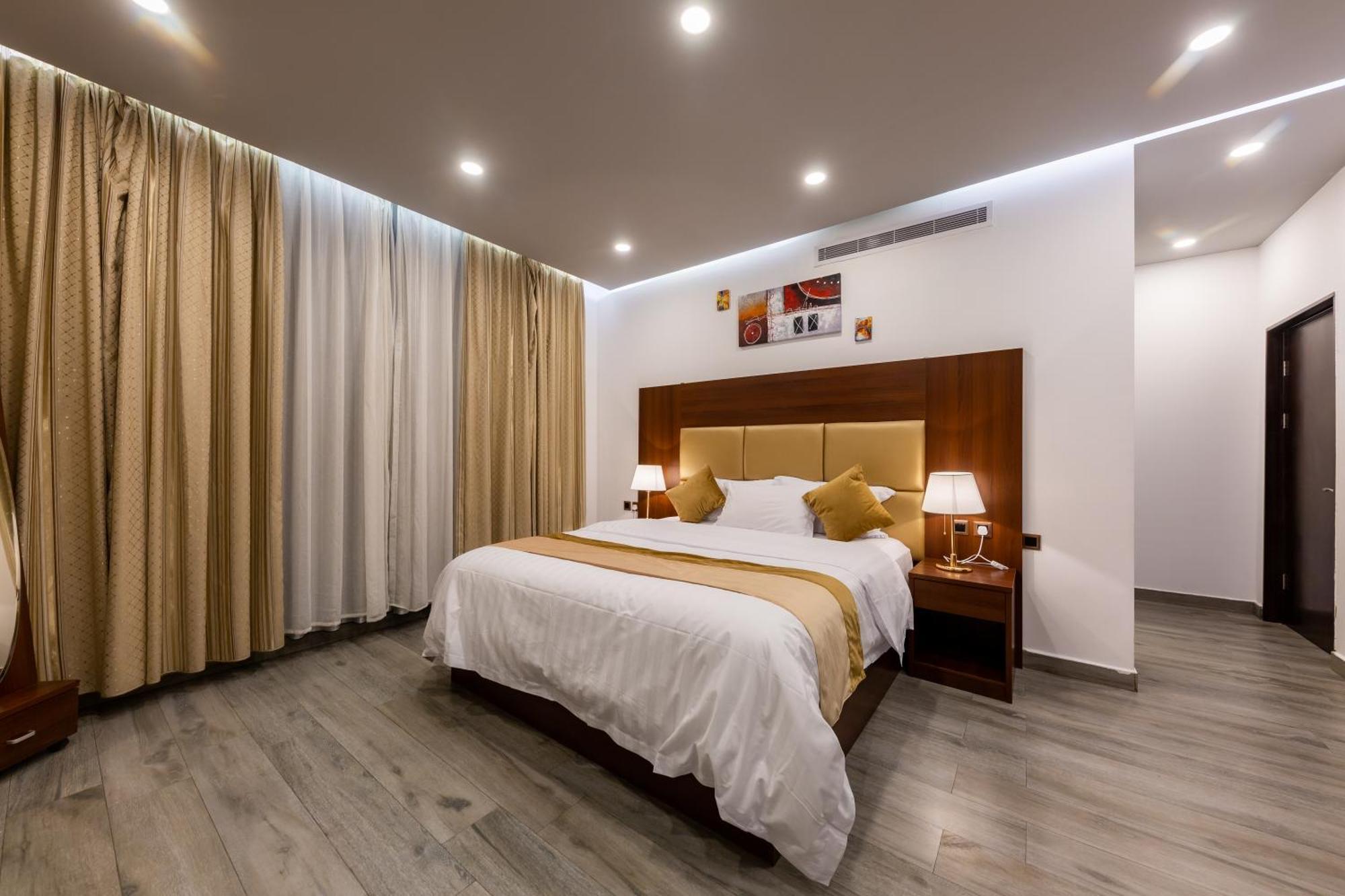 فندق روزالينا Yanbu Exteriör bild